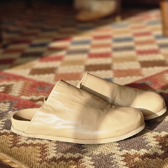Gravitypope Shoes - Gravitypope Women's Tan Slip-On Shoes Made In Italy